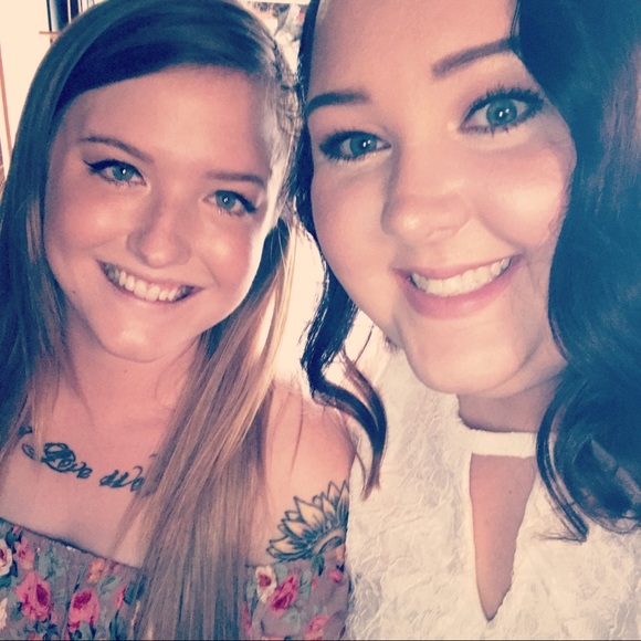 Meet your Posher, Alexis - Picture 1 of 1